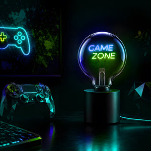 Lampadina decorativa LED G125 E27 POPON GAME ZONE in ambiente su portalampada da tavolo