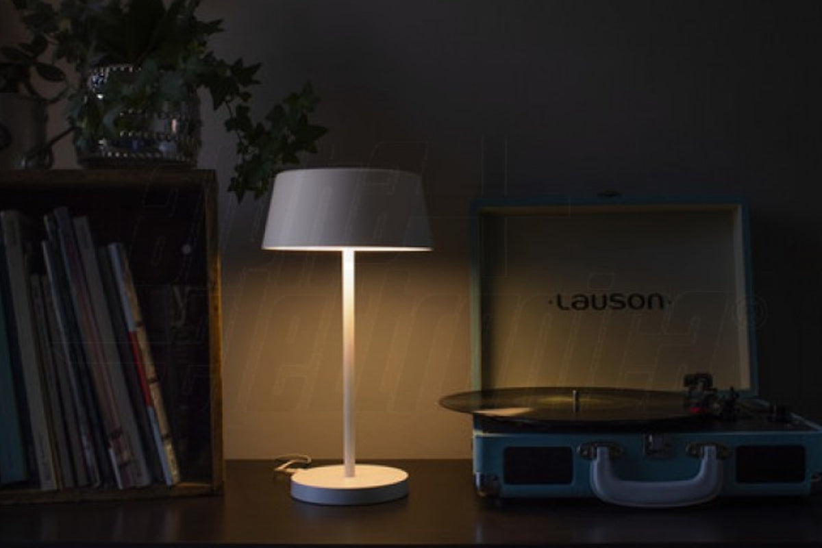 Lampada da tavolo Led con Interruttore Touch - 7W - Diffusore Inclinabile, colore Bianca